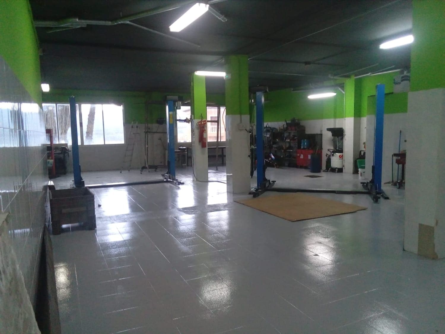 Nave del taller DG Motors en Pedreguer